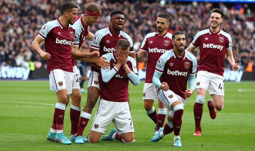 4000万边锋归队+15岁天才雪藏！曼联全阵战曼城，能破3球惨败魔咒