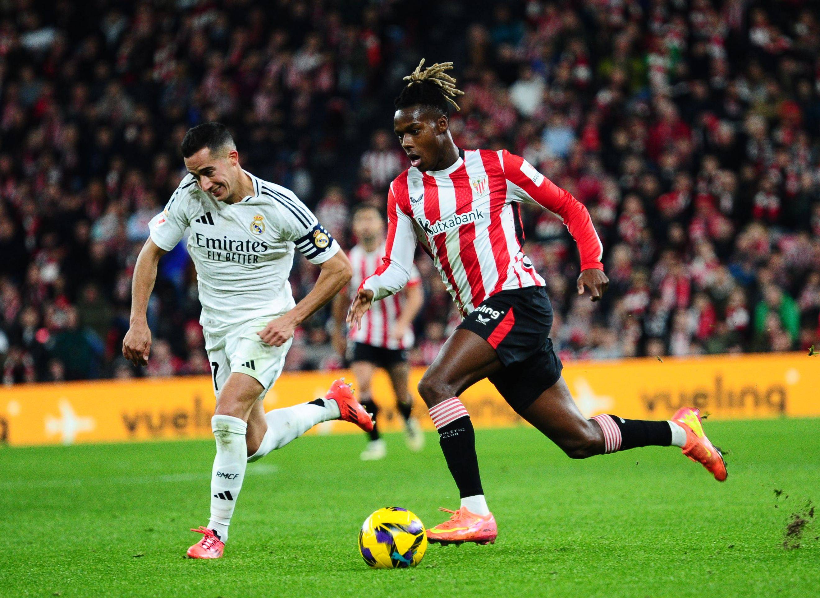 幸无大碍！杨瀚森后脑被撞后经短暂检查重返球场继续比赛