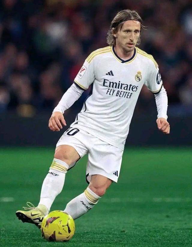 [中超]不敌泰山 深圳新鹏城遭遇四连败