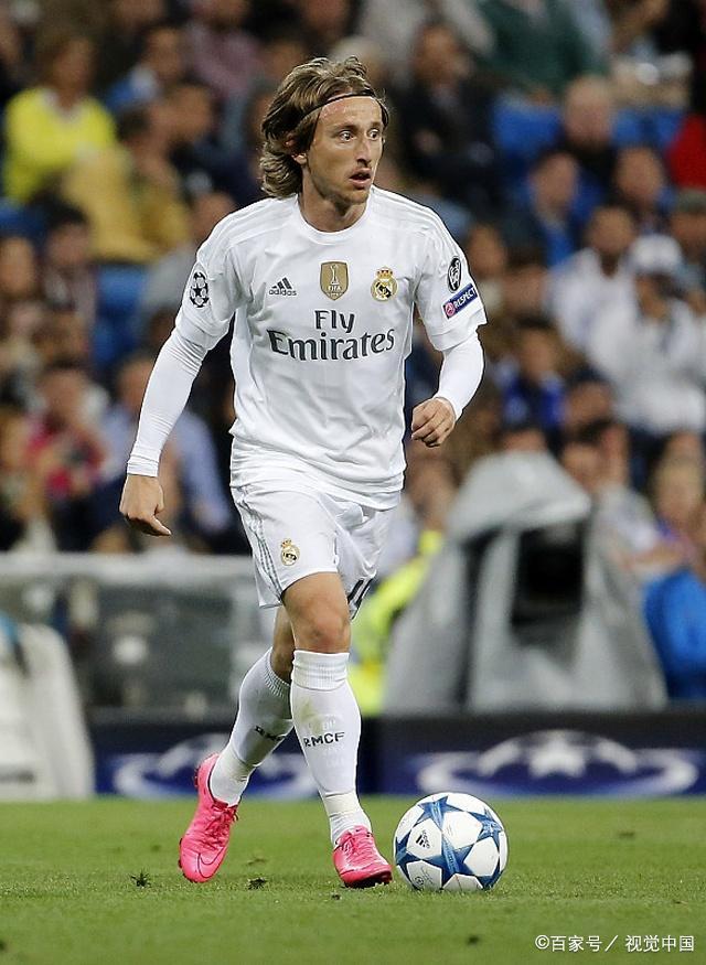 爱德华兹半场11分，离第三年轻万分先生仅差12分！骑士队4分领先