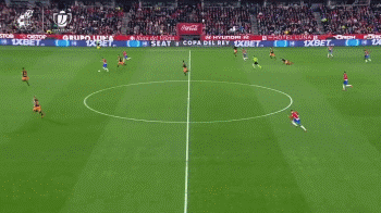 西甲官方晒本赛季成功过人榜：亚马尔高居榜首，姆巴佩次席