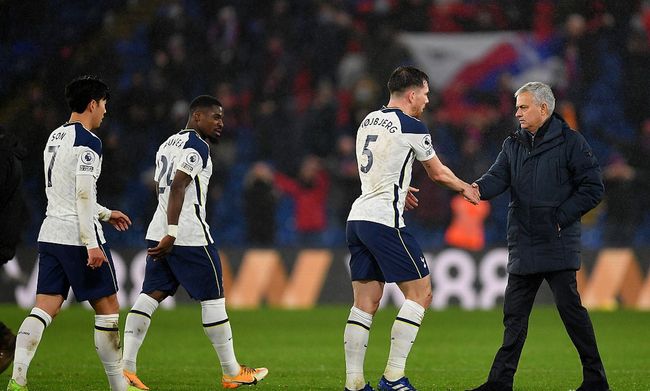 库里巴特勒合砍61分，但勇士惨败！一战出现四个问题，有些棘手